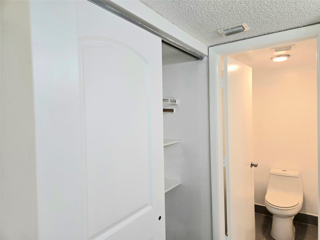 1100 Nw 87th Avenue - Photo 13