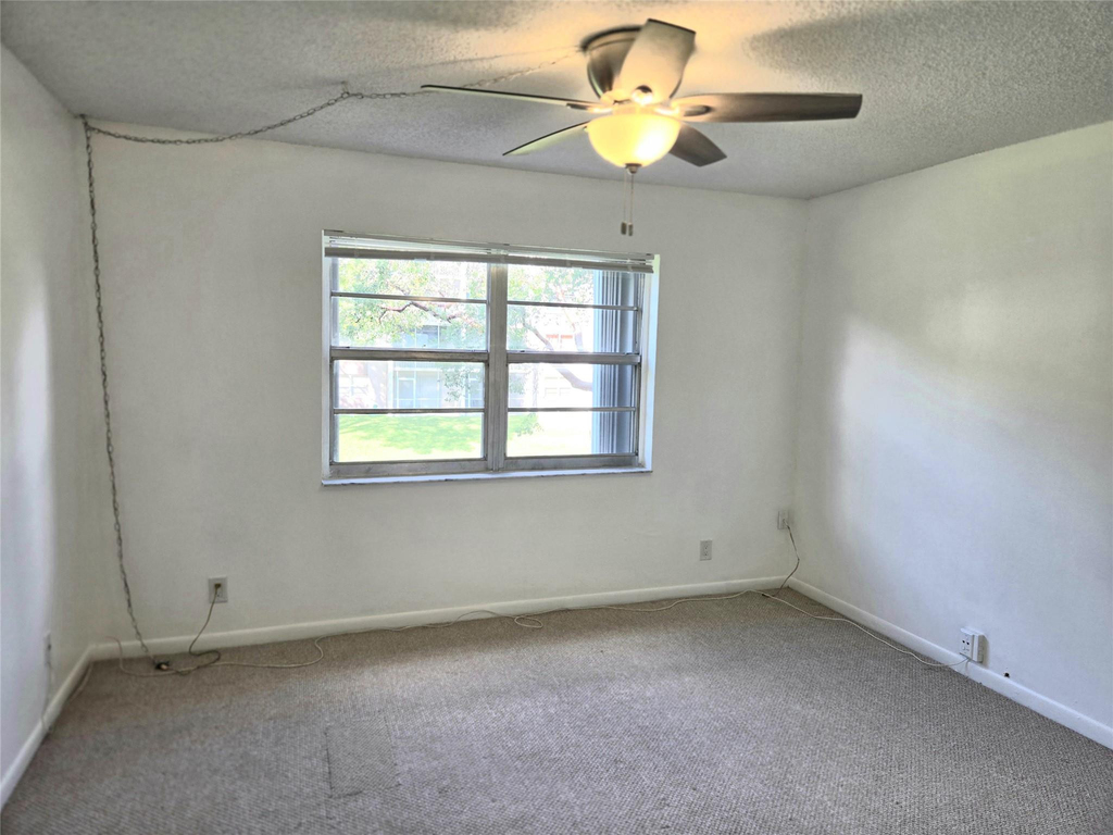 1100 Nw 87th Avenue - Photo 9