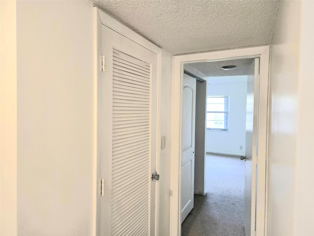 1100 Nw 87th Avenue - Photo 16