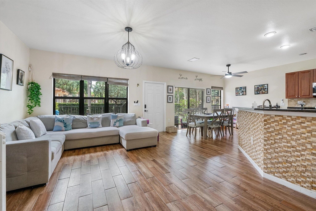4755 Cypress Street - Photo 2