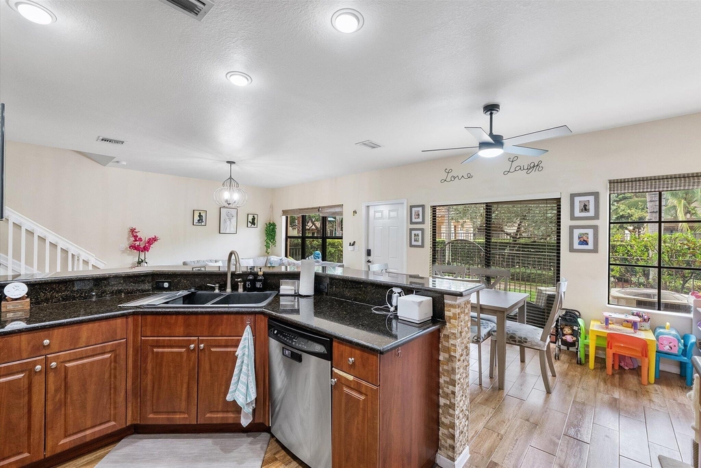 4755 Cypress Street - Photo 10