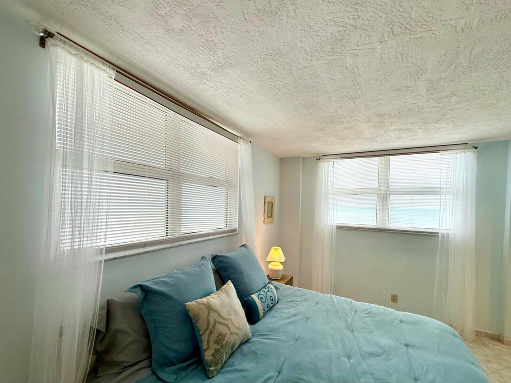 4250 Galt Ocean Drive - Photo 37
