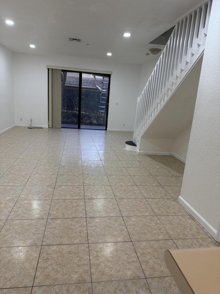 3906 Cherry Lane - Photo 2