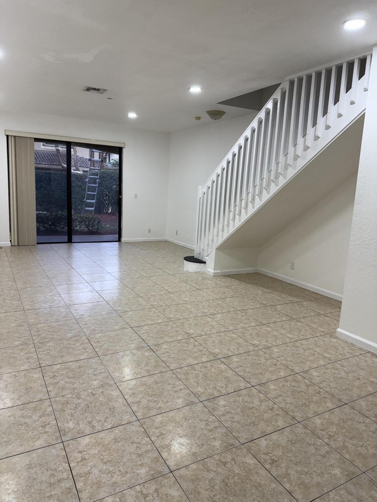 3906 Cherry Lane - Photo 4