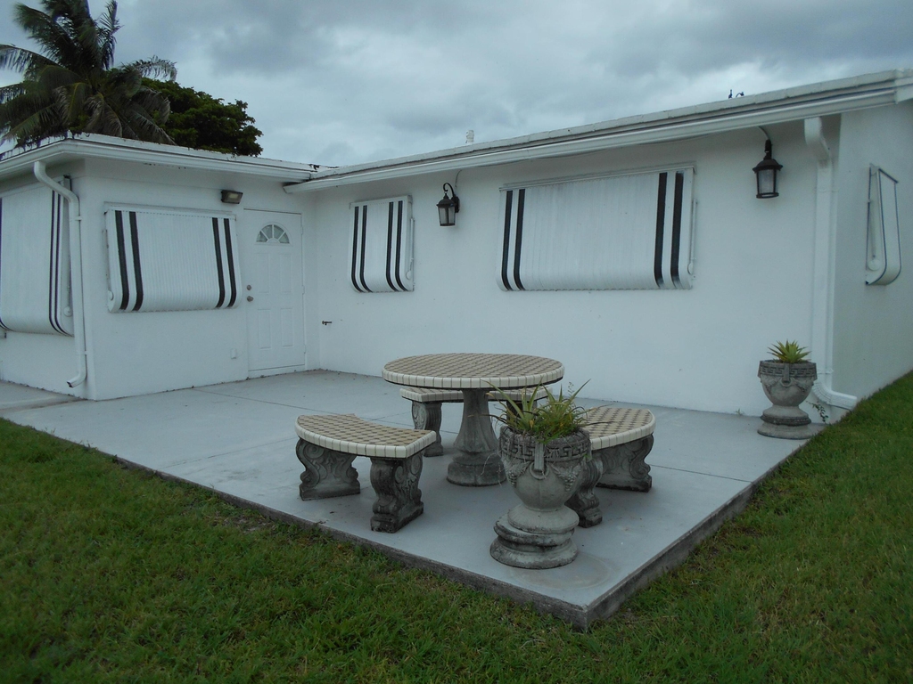 38 Leisure Boulevard - Photo 1