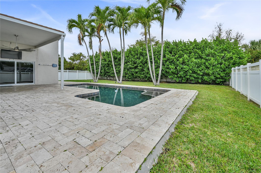 8949 Nw 45th Court - Photo 24
