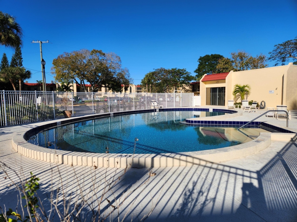 2050 Oleander Boulevard - Photo 10