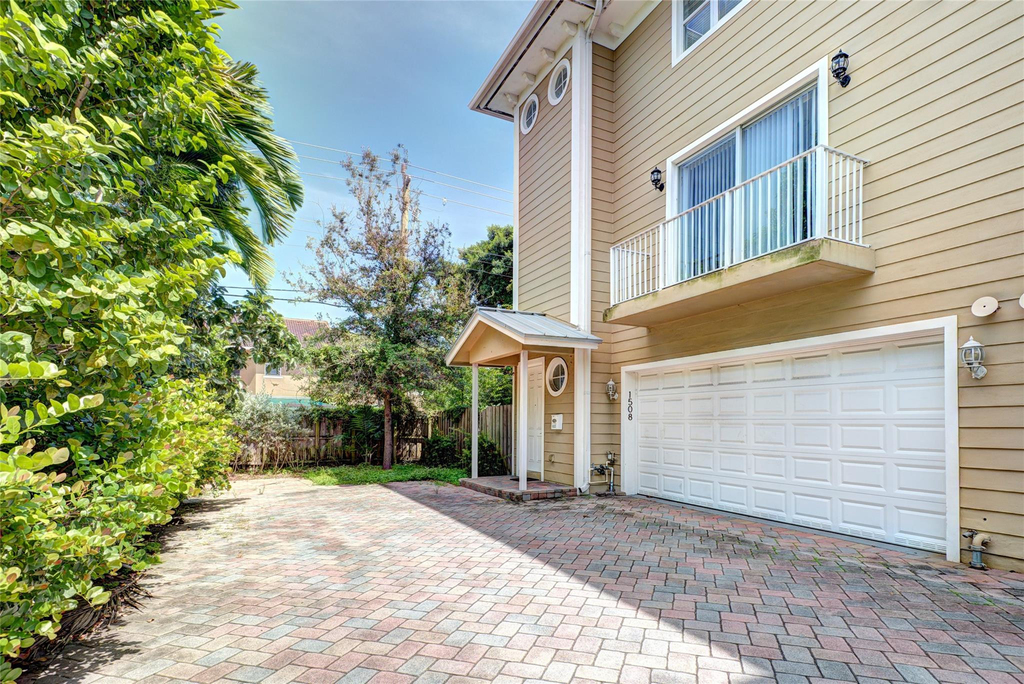 1508 Sw 4th Avenue - Photo 0