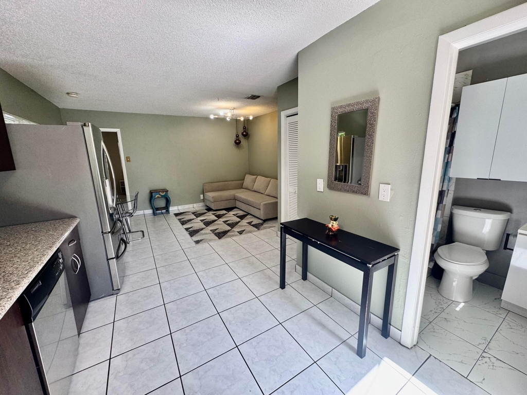150 Ne 146th Street Ne - Photo 2