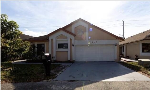 915 Buttonwood Avenue - Photo 0