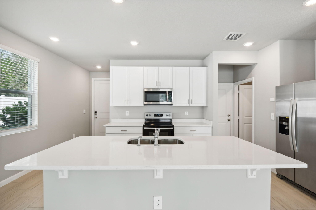 394 Salisbury Circle - Photo 5