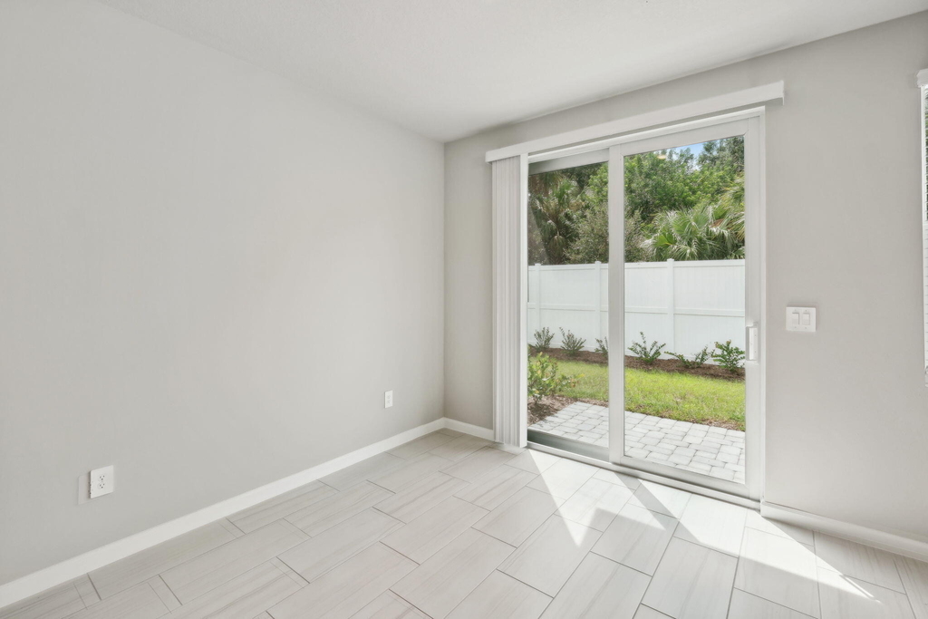394 Salisbury Circle - Photo 9