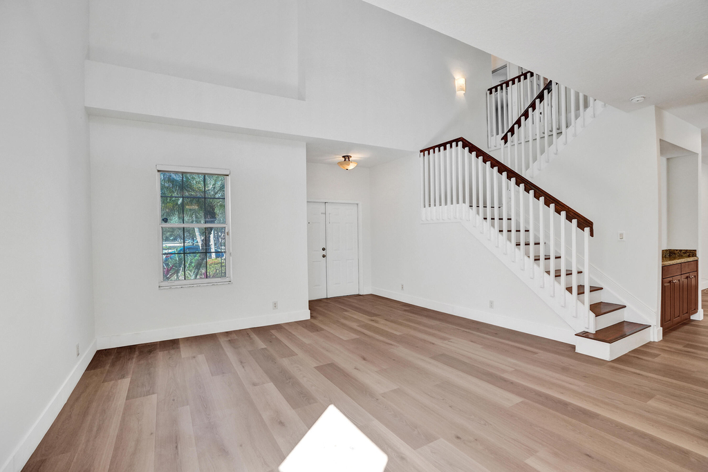 4214 Nw 38th Drive - Photo 9