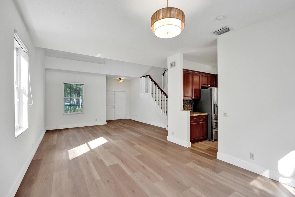 4214 Nw 38th Drive - Photo 10