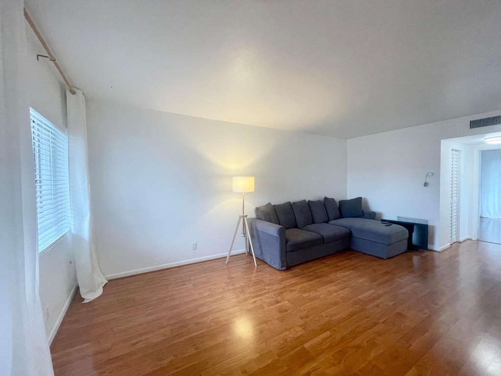 2920 Cynthia Lane - Photo 7