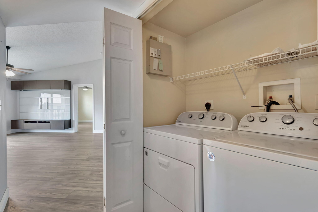 600 N Crestwood Ct Court N - Photo 23