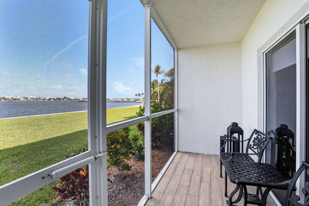 1516 S Lakeside Drive - Photo 2