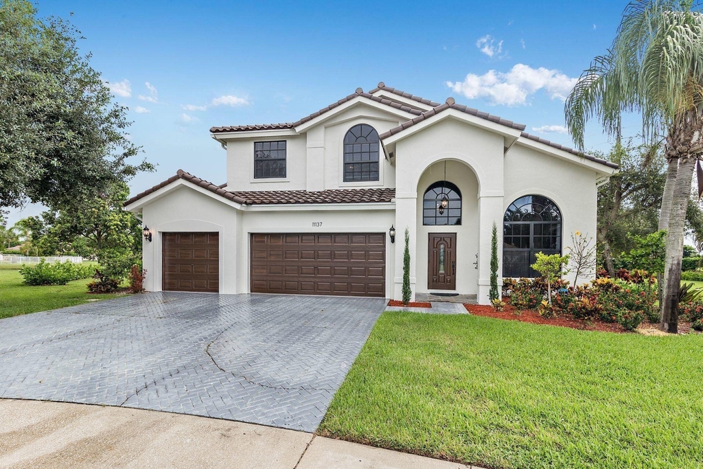 11137 Grandview Manor - Photo 1