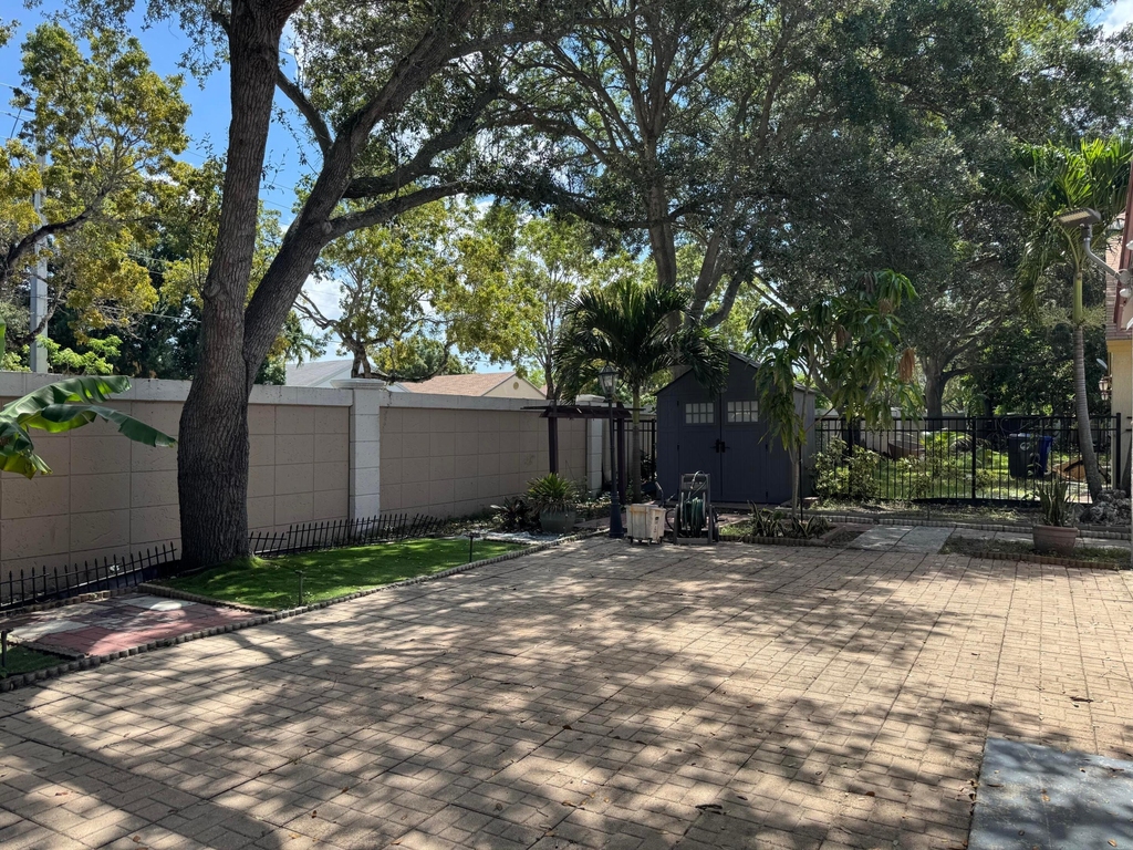 1038 W Jasmine Lane - Photo 12