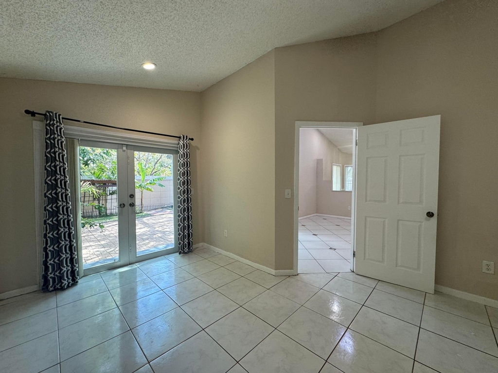 1038 W Jasmine Lane - Photo 11