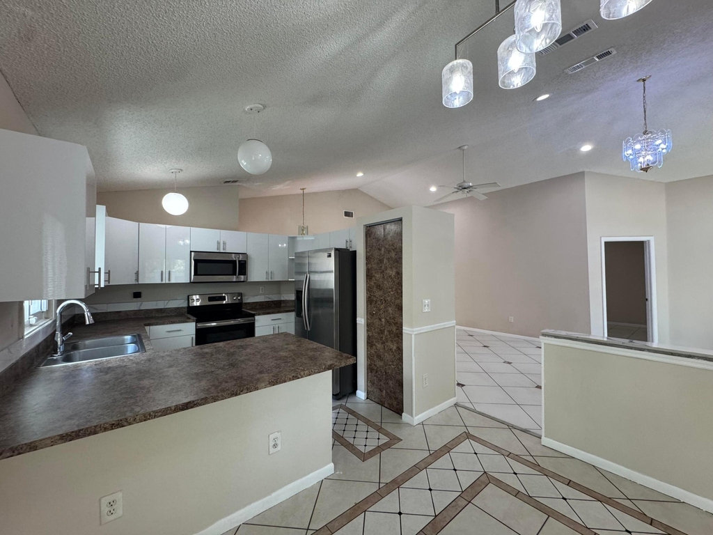 1038 W Jasmine Lane - Photo 21
