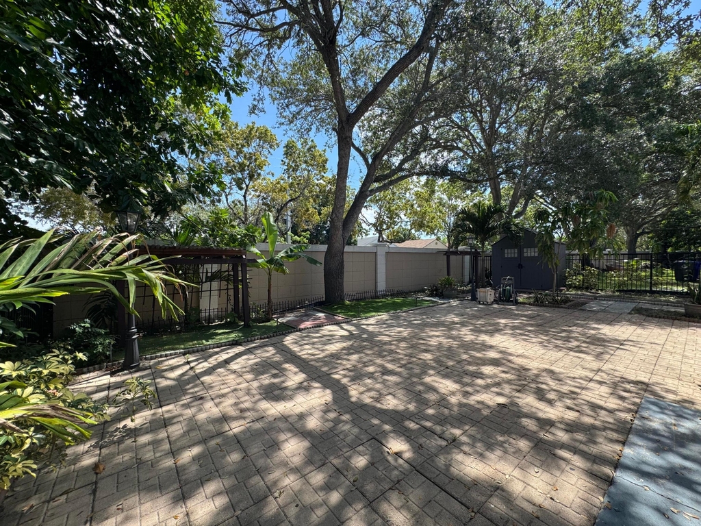 1038 W Jasmine Lane - Photo 13