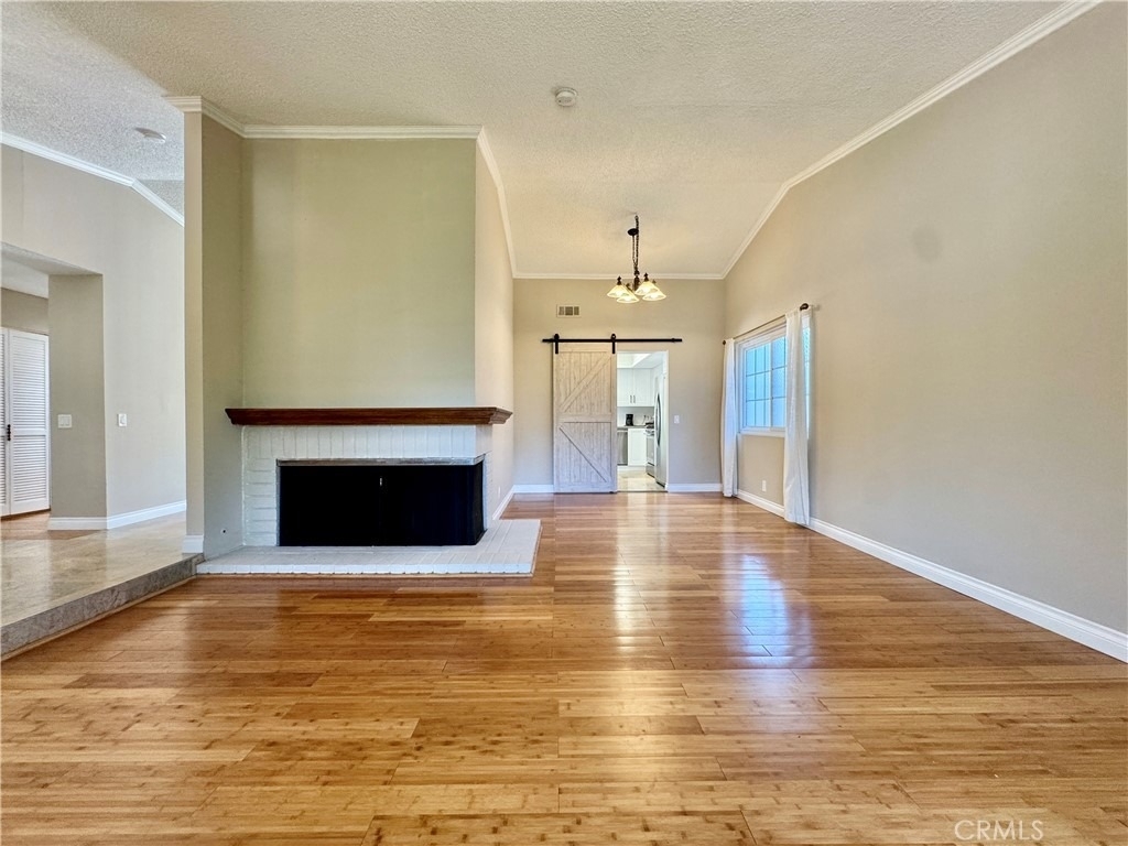 1421 Meadow Glen - Photo 7