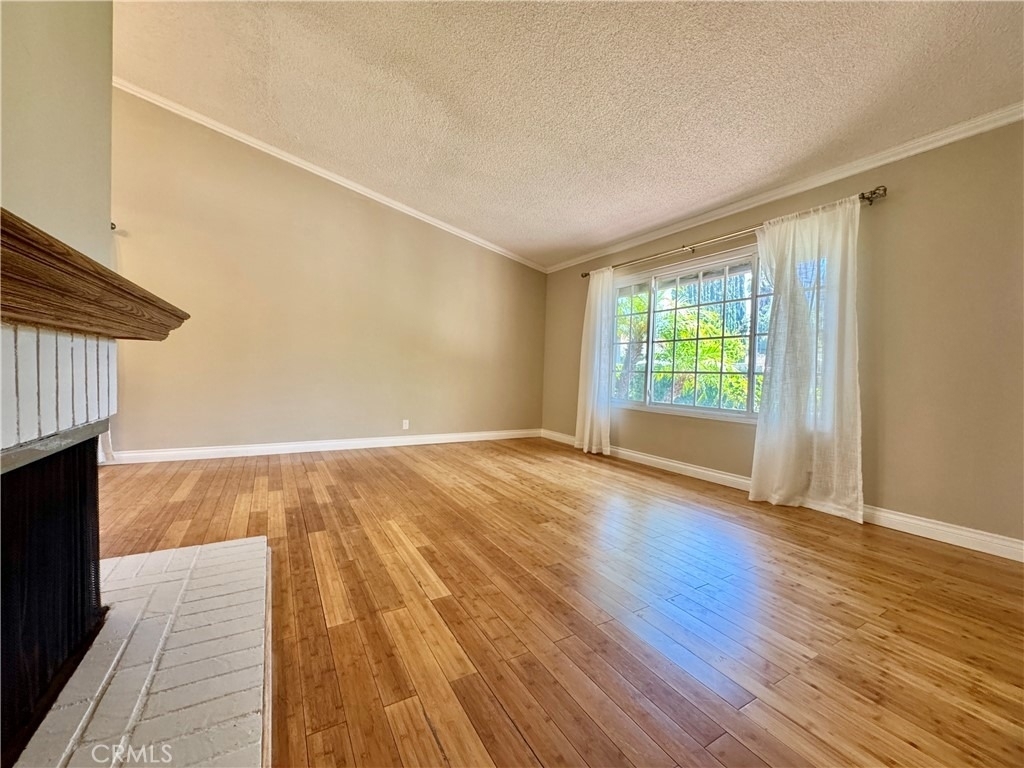 1421 Meadow Glen - Photo 6