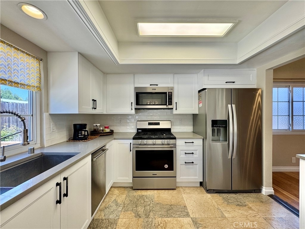 1421 Meadow Glen - Photo 15