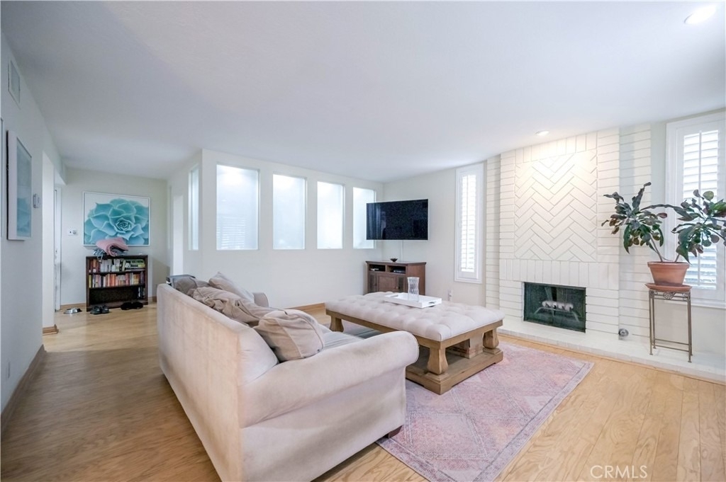 4425 Whitsett - Photo 7