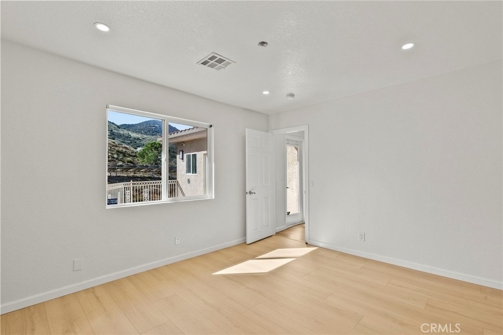 1138 Lakeview - Photo 36