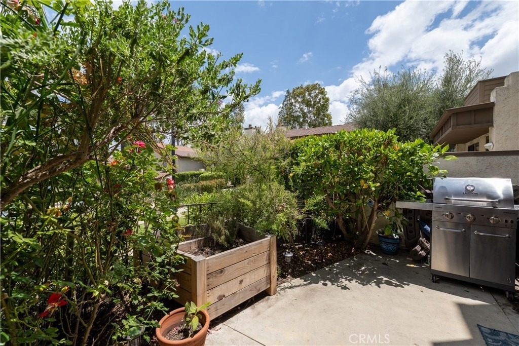 21500 Califa - Photo 22