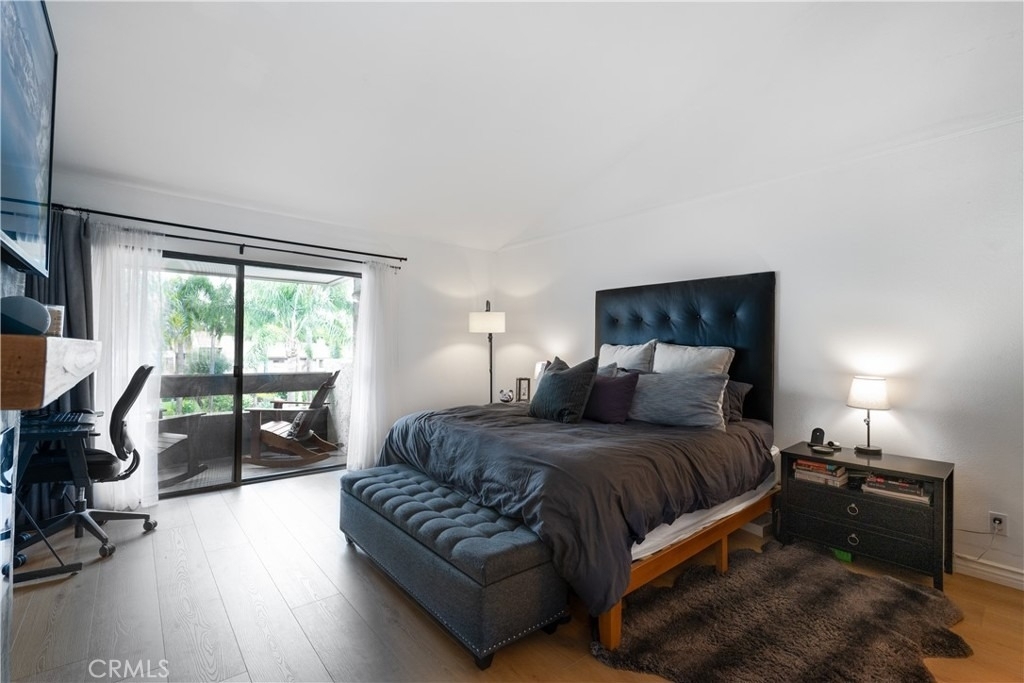 21500 Califa - Photo 12