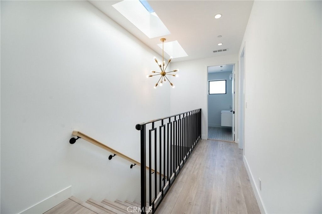 1805 S Longwood - Photo 7