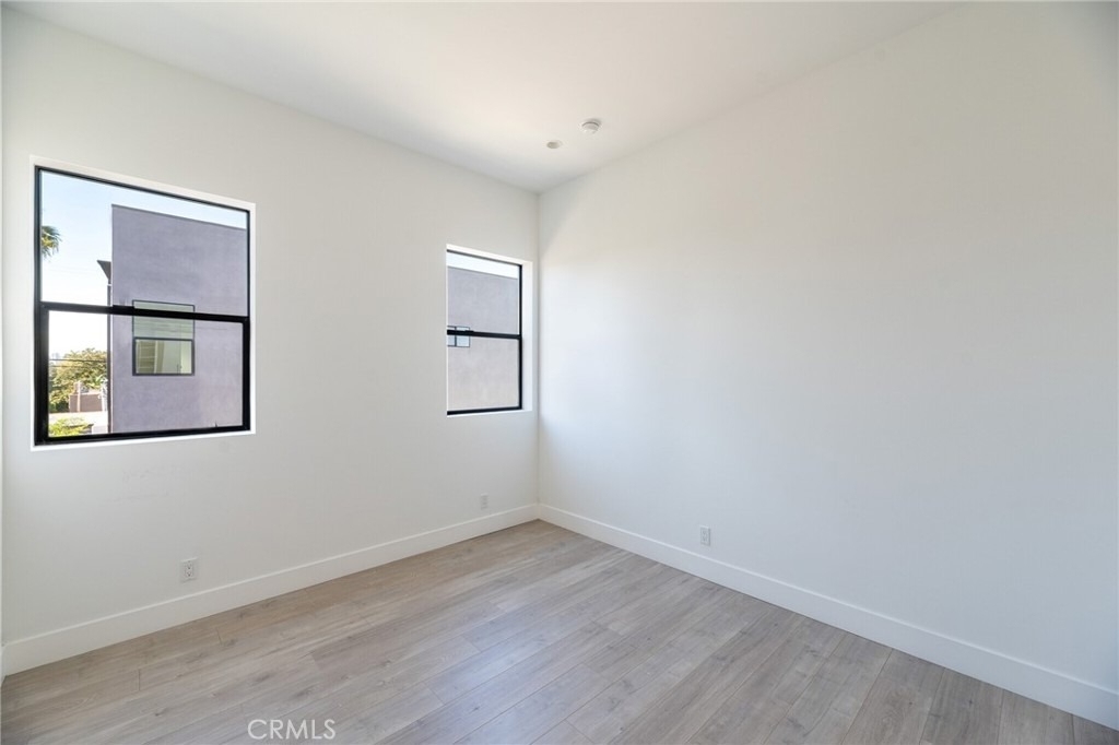 1805 S Longwood - Photo 9