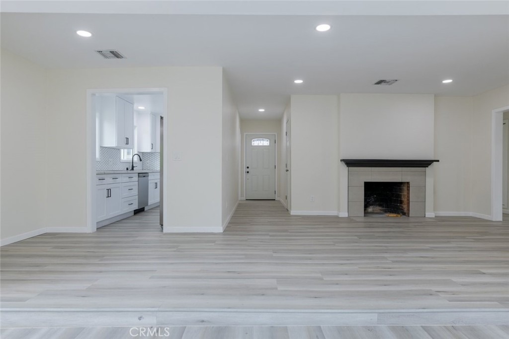 18919 Hart Street - Photo 8