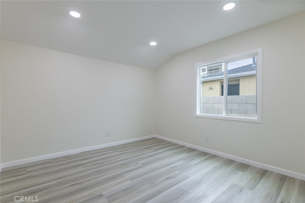 18919 Hart Street - Photo 15