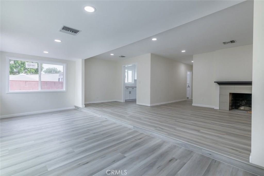 18919 Hart Street - Photo 6