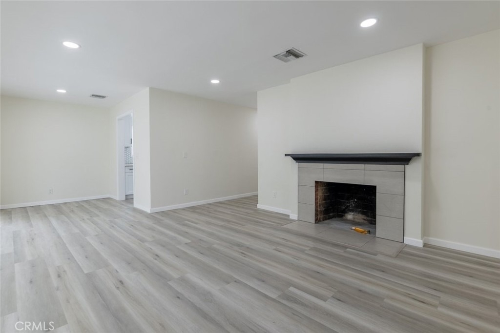 18919 Hart Street - Photo 5