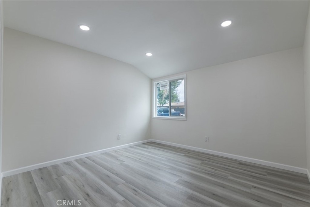 18919 Hart Street - Photo 16
