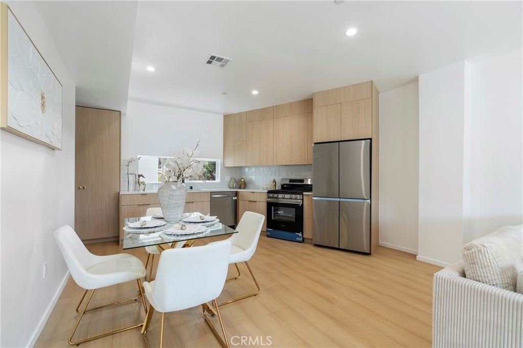 2517 Alsace Avenue - Photo 10