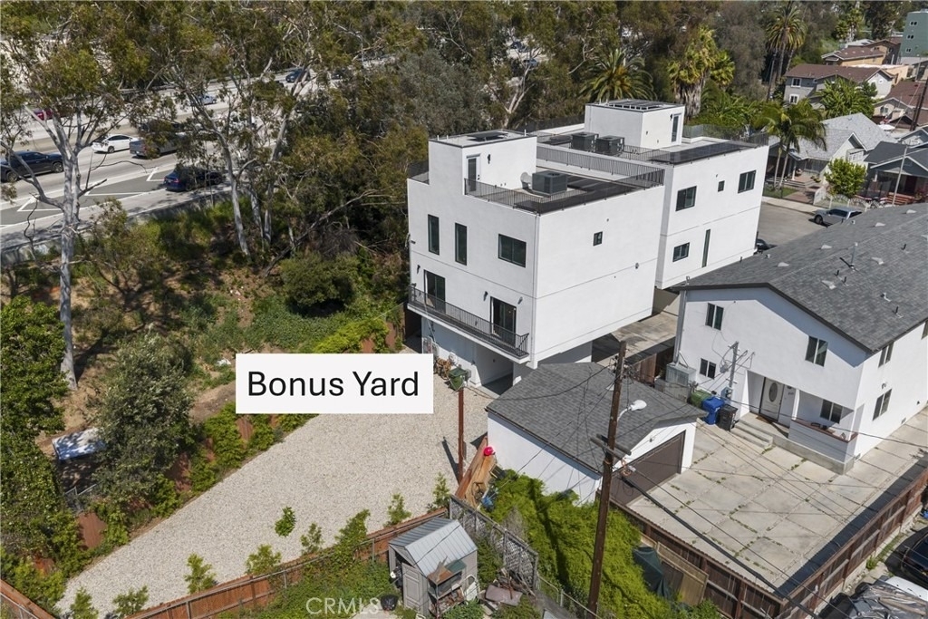 2517 Alsace Avenue - Photo 1