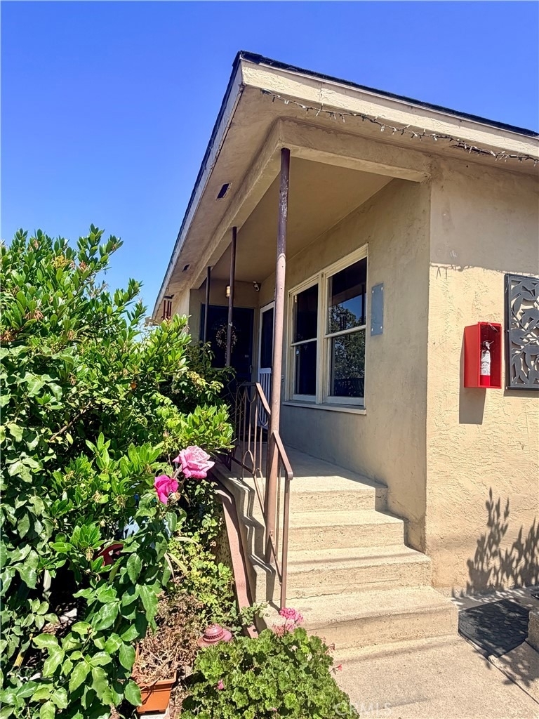 751 W 26th - Photo 1