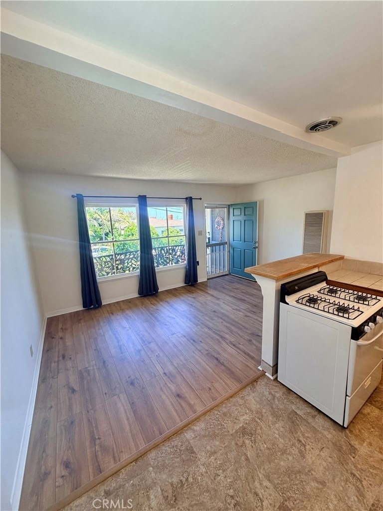 751 W 26th - Photo 7