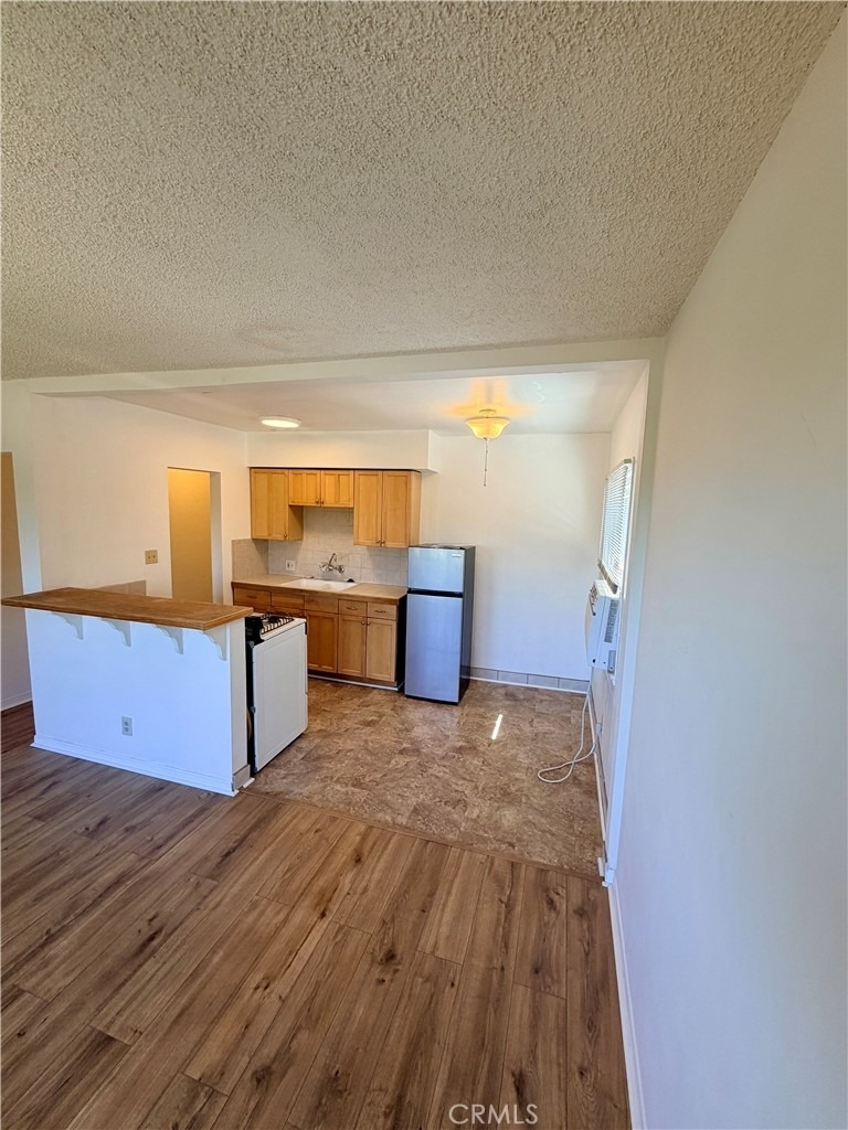 751 W 26th - Photo 6