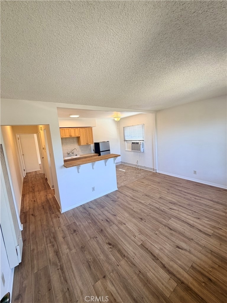 751 W 26th - Photo 4
