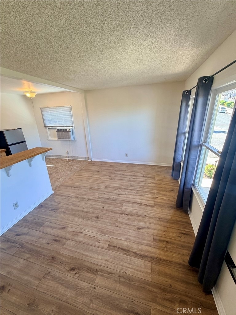 751 W 26th - Photo 5