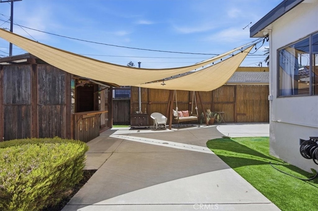 744 Flower Avenue - Photo 37