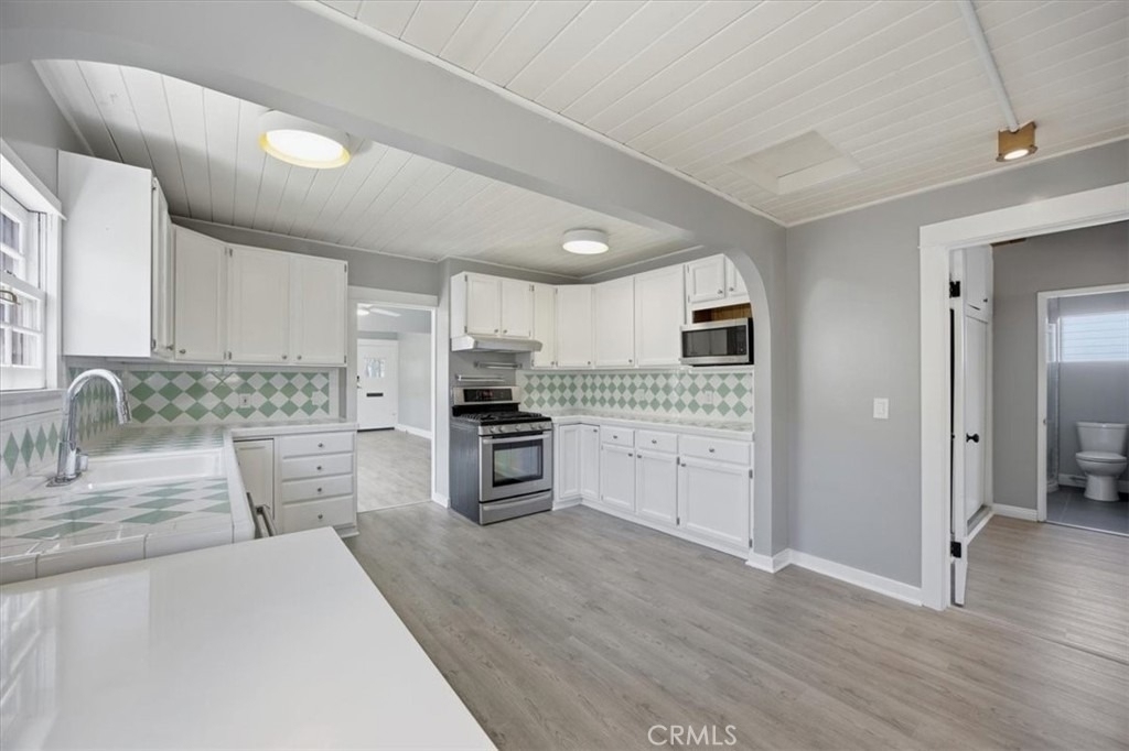 744 Flower Avenue - Photo 15
