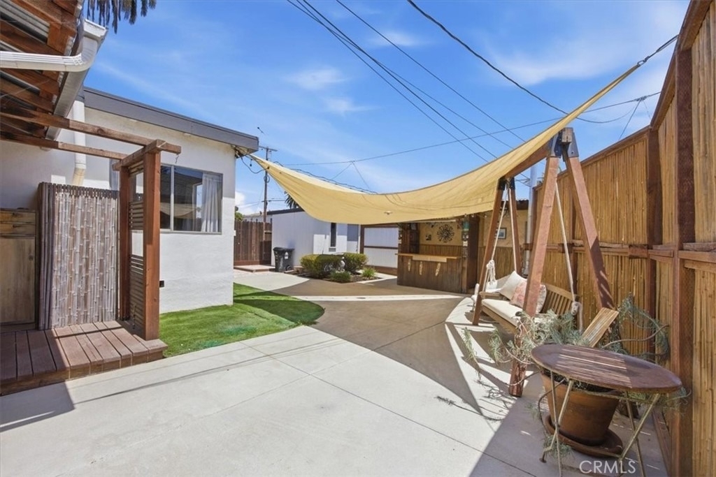 744 Flower Avenue - Photo 30